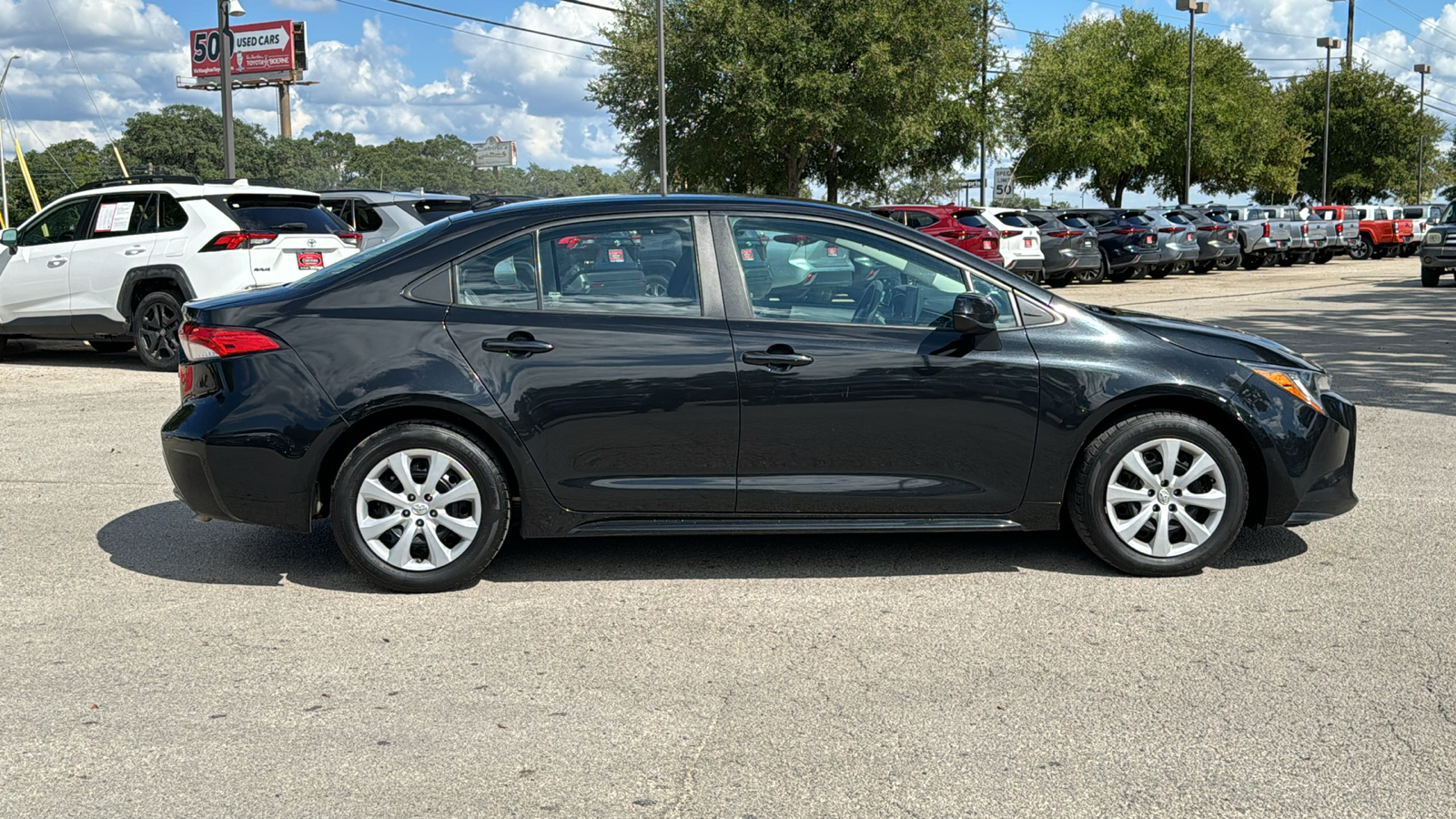 2022 Toyota Corolla LE 8