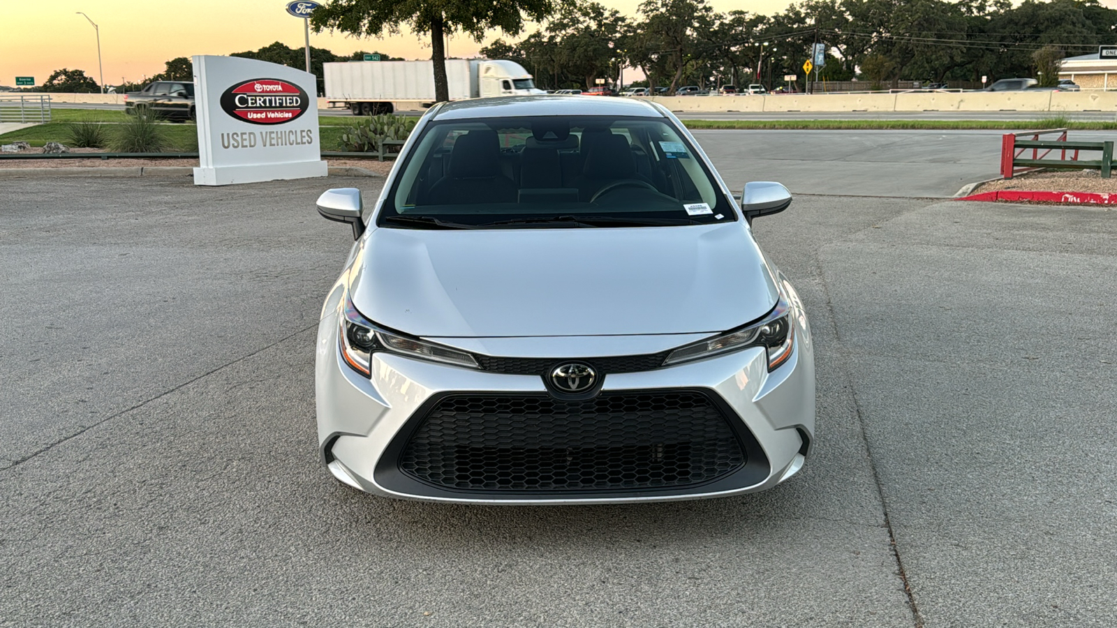 2022 Toyota Corolla LE 2