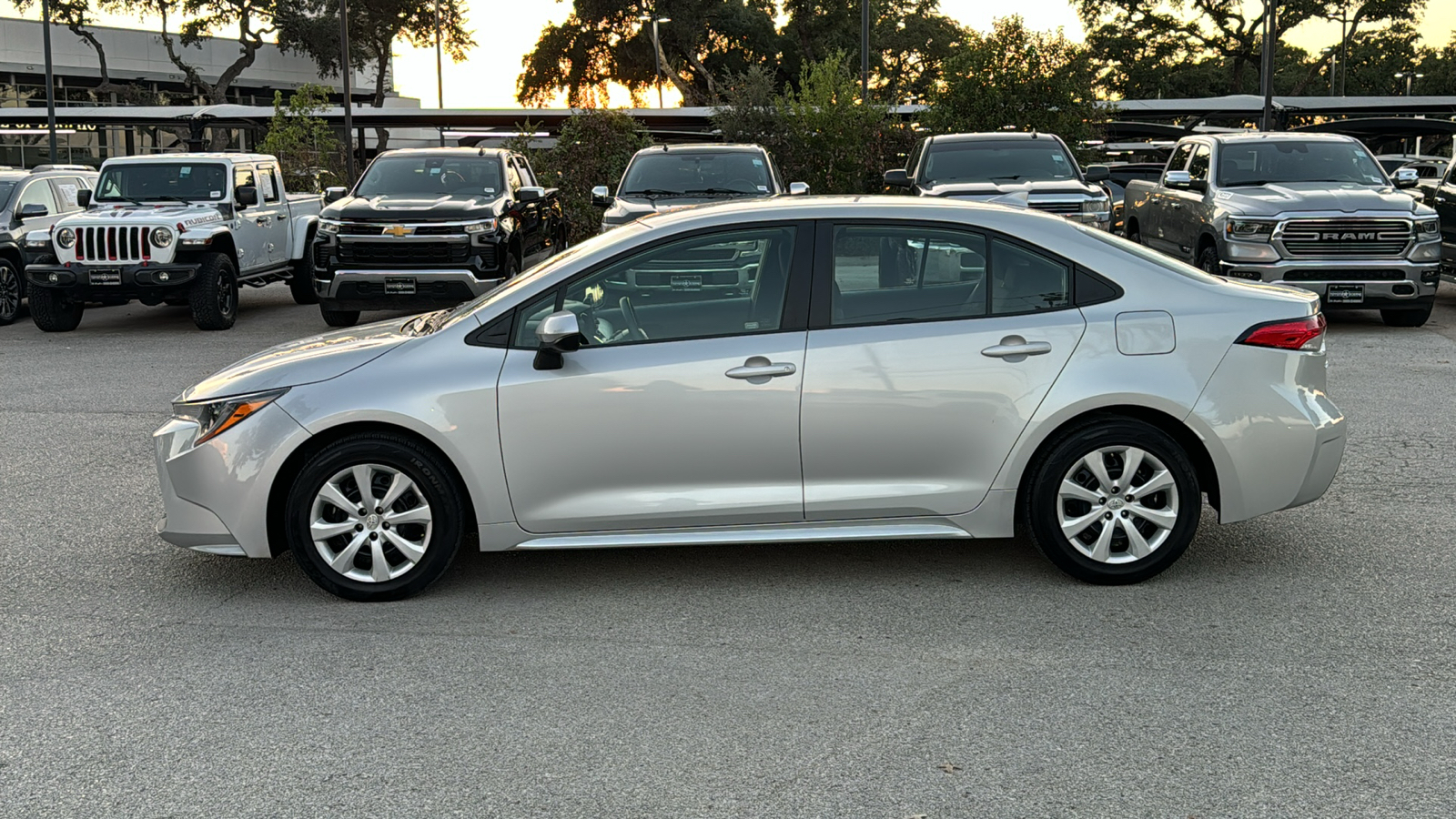 2022 Toyota Corolla LE 4