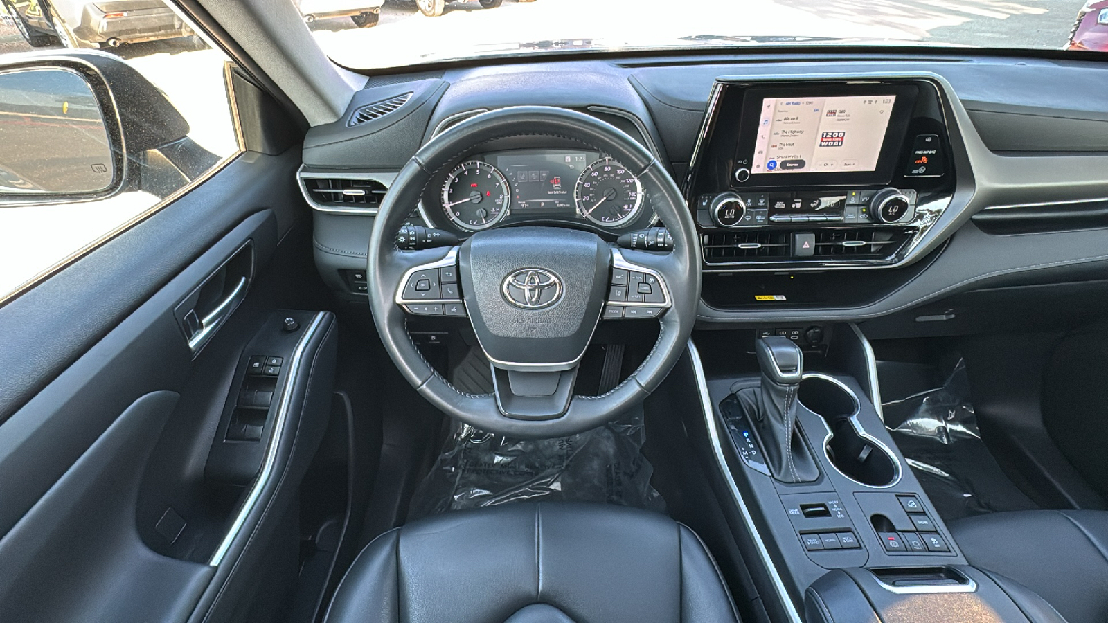 2023 Toyota Highlander XLE 21