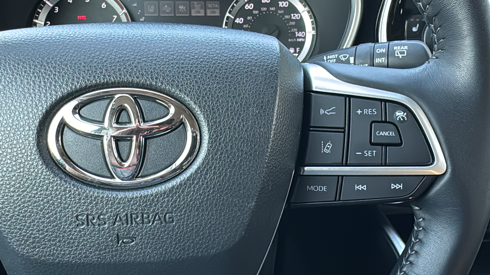 2023 Toyota Highlander XLE 23