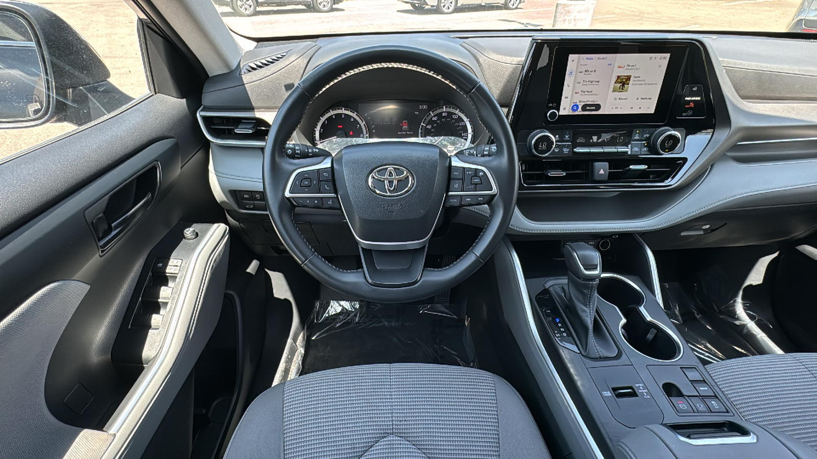 2023 Toyota Highlander LE 21