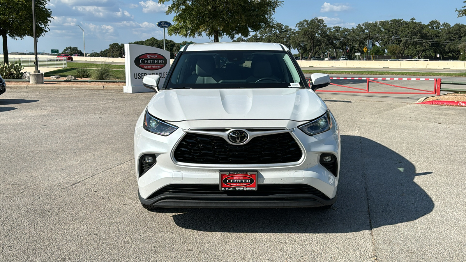 2023 Toyota Highlander LE 2