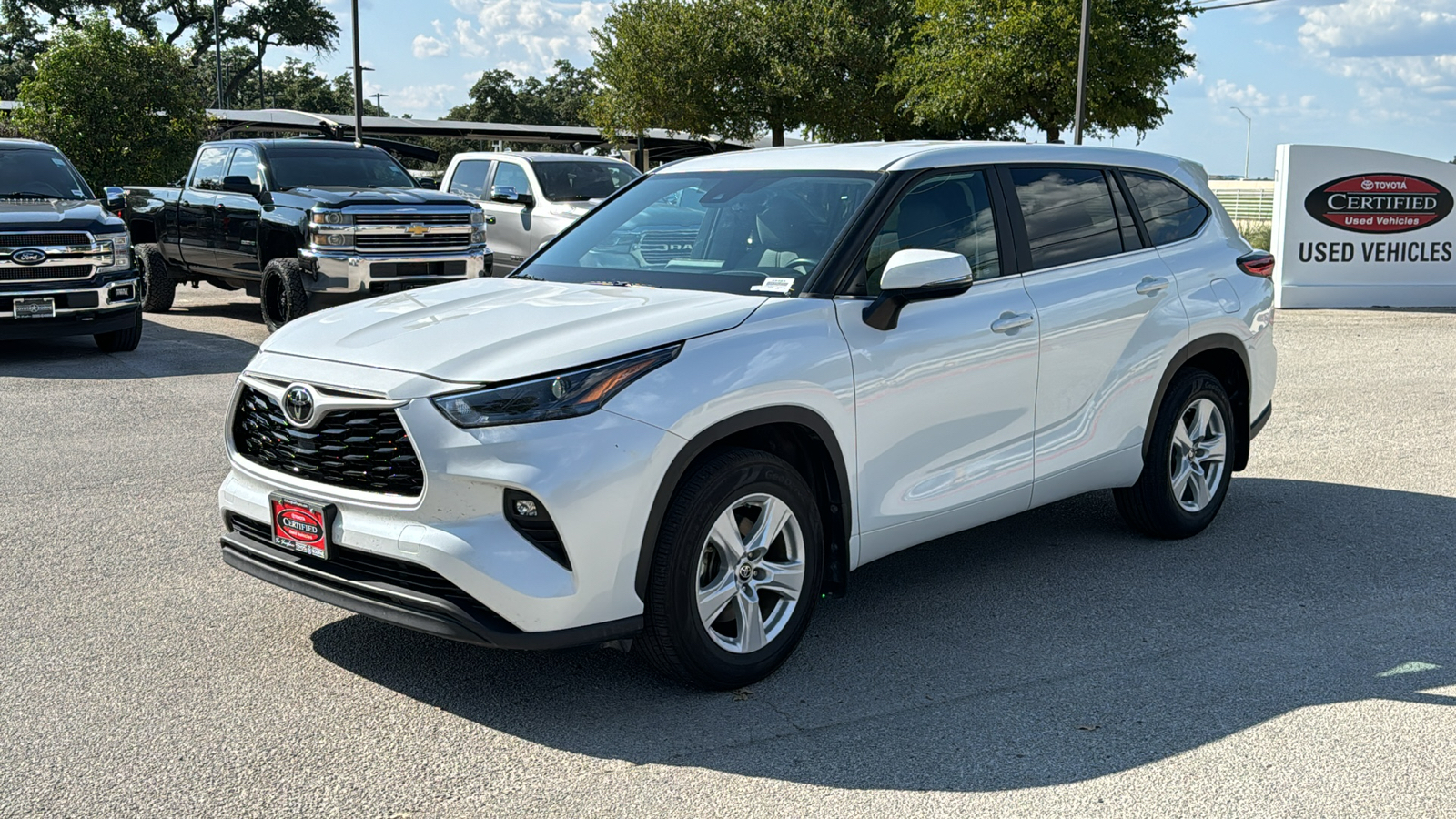 2023 Toyota Highlander LE 3