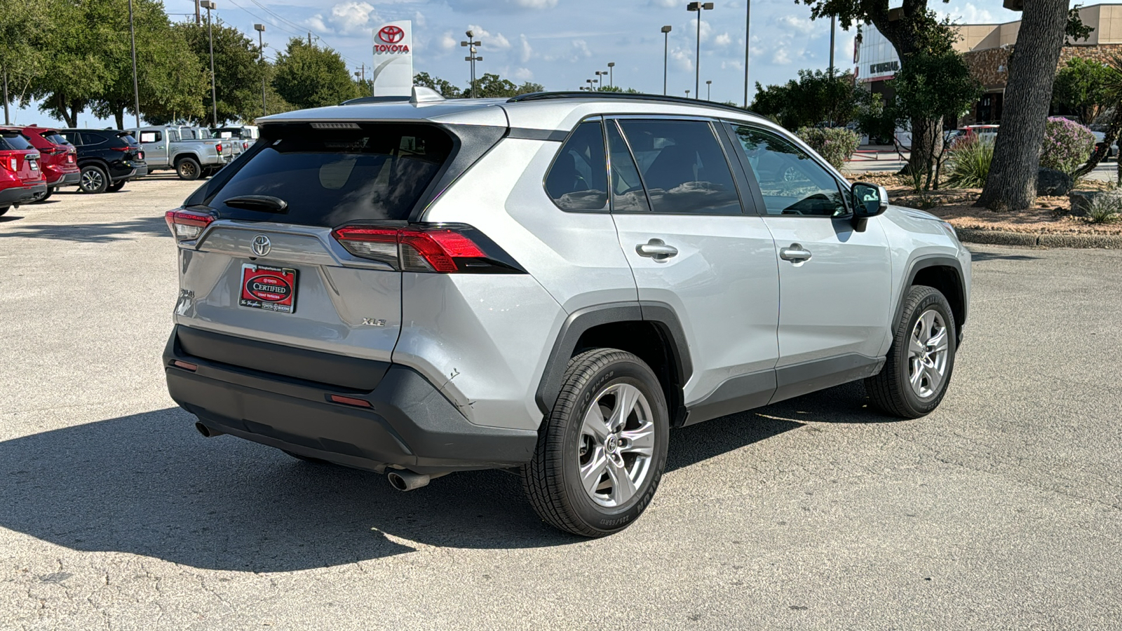 2022 Toyota RAV4 XLE 7