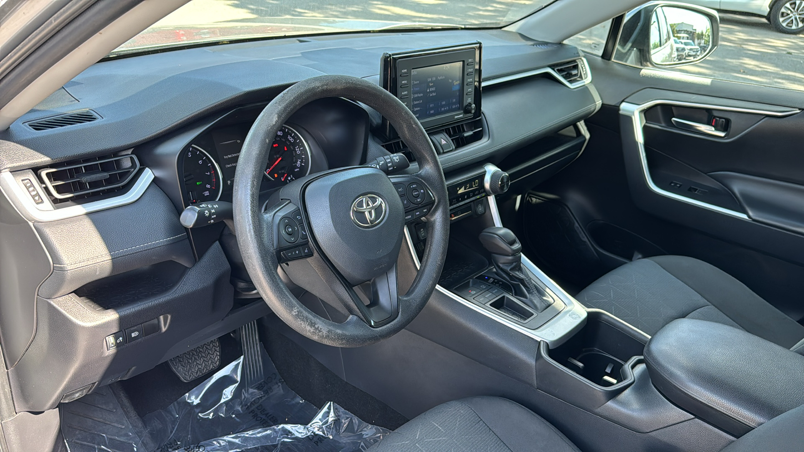 2022 Toyota RAV4 XLE 11