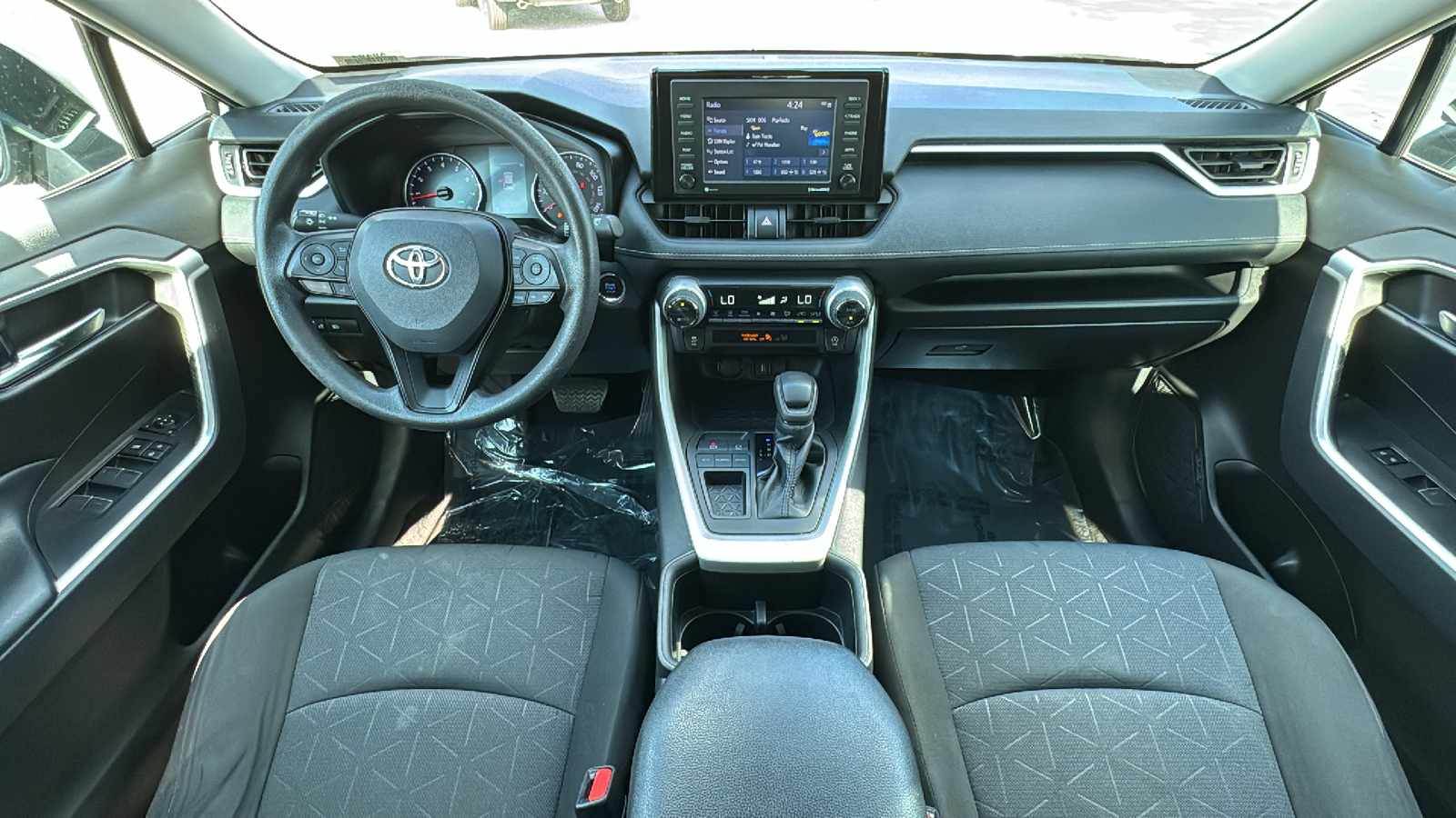 2022 Toyota RAV4 XLE 18