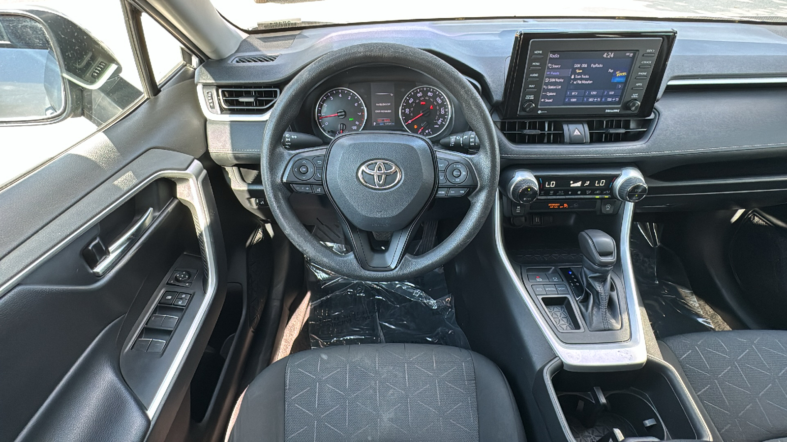 2022 Toyota RAV4 XLE 19