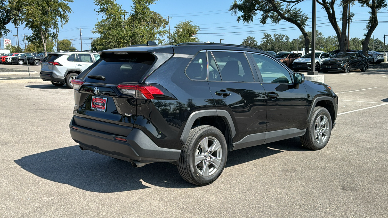 2023 Toyota RAV4 XLE 8