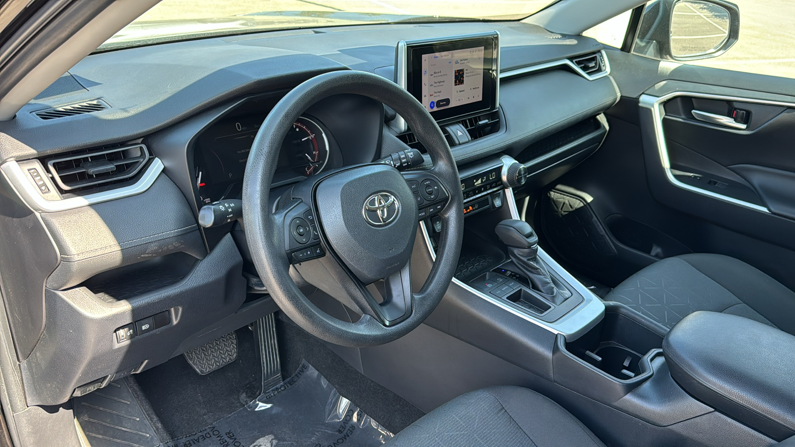 2023 Toyota RAV4 XLE 12