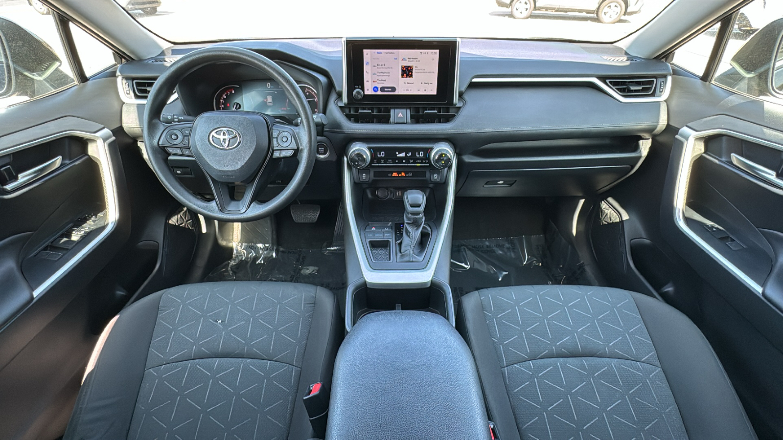 2023 Toyota RAV4 XLE 19