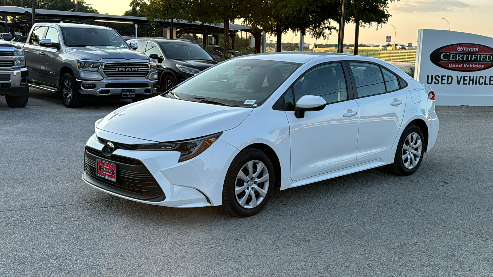 2024 Toyota Corolla LE 3