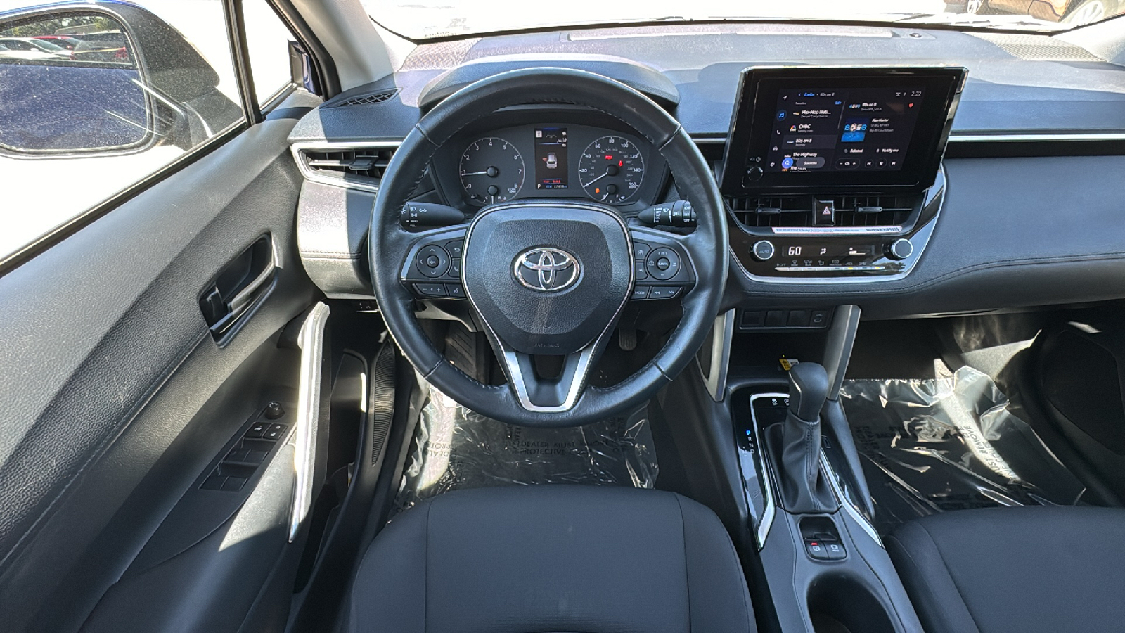 2023 Toyota Corolla Cross LE 18