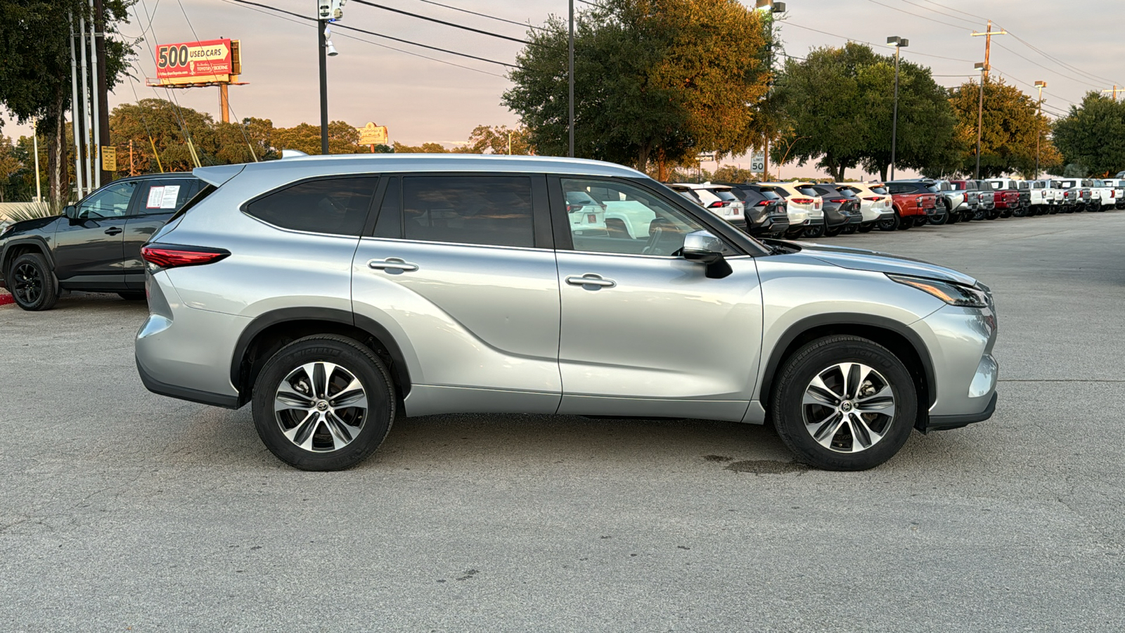 2023 Toyota Highlander XLE 8