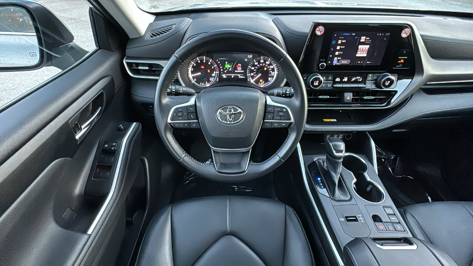 2023 Toyota Highlander XLE 21