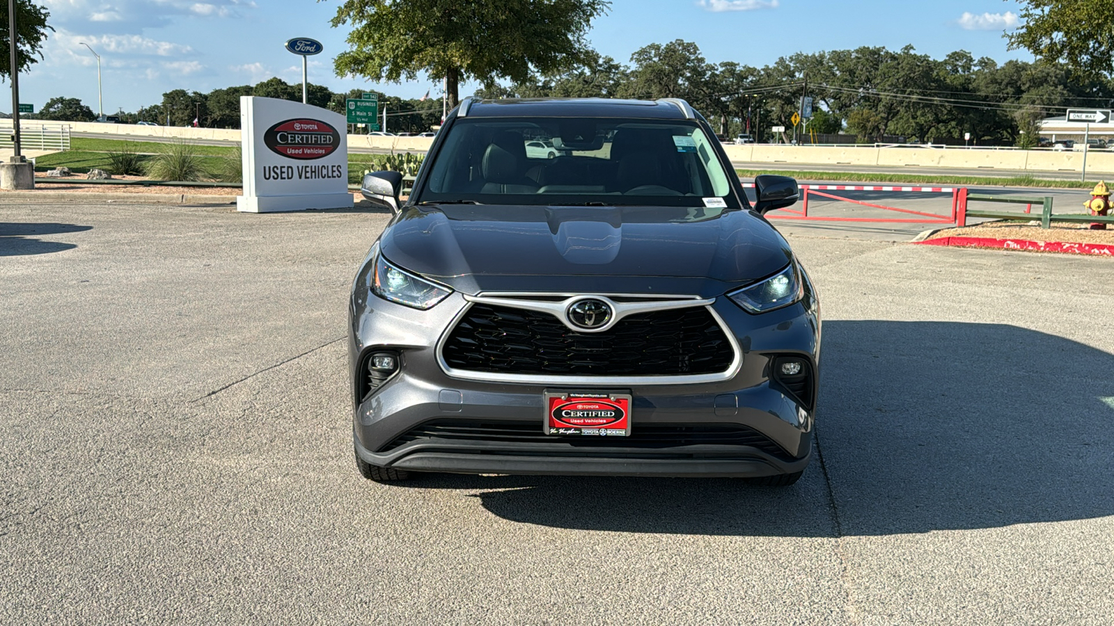 2023 Toyota Highlander XLE 2