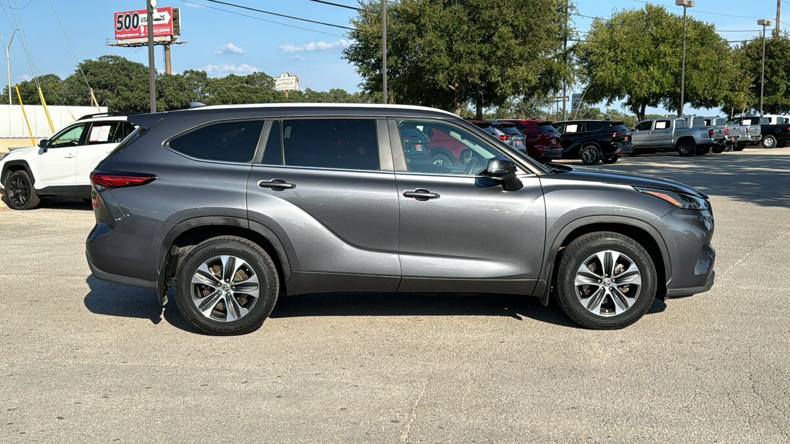 2023 Toyota Highlander XLE 8