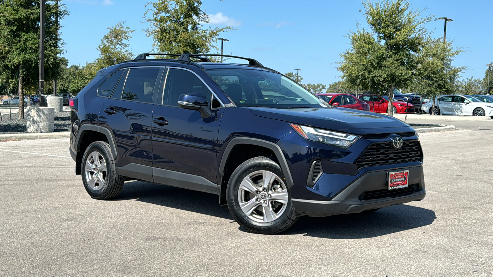 2022 Toyota RAV4 XLE 2