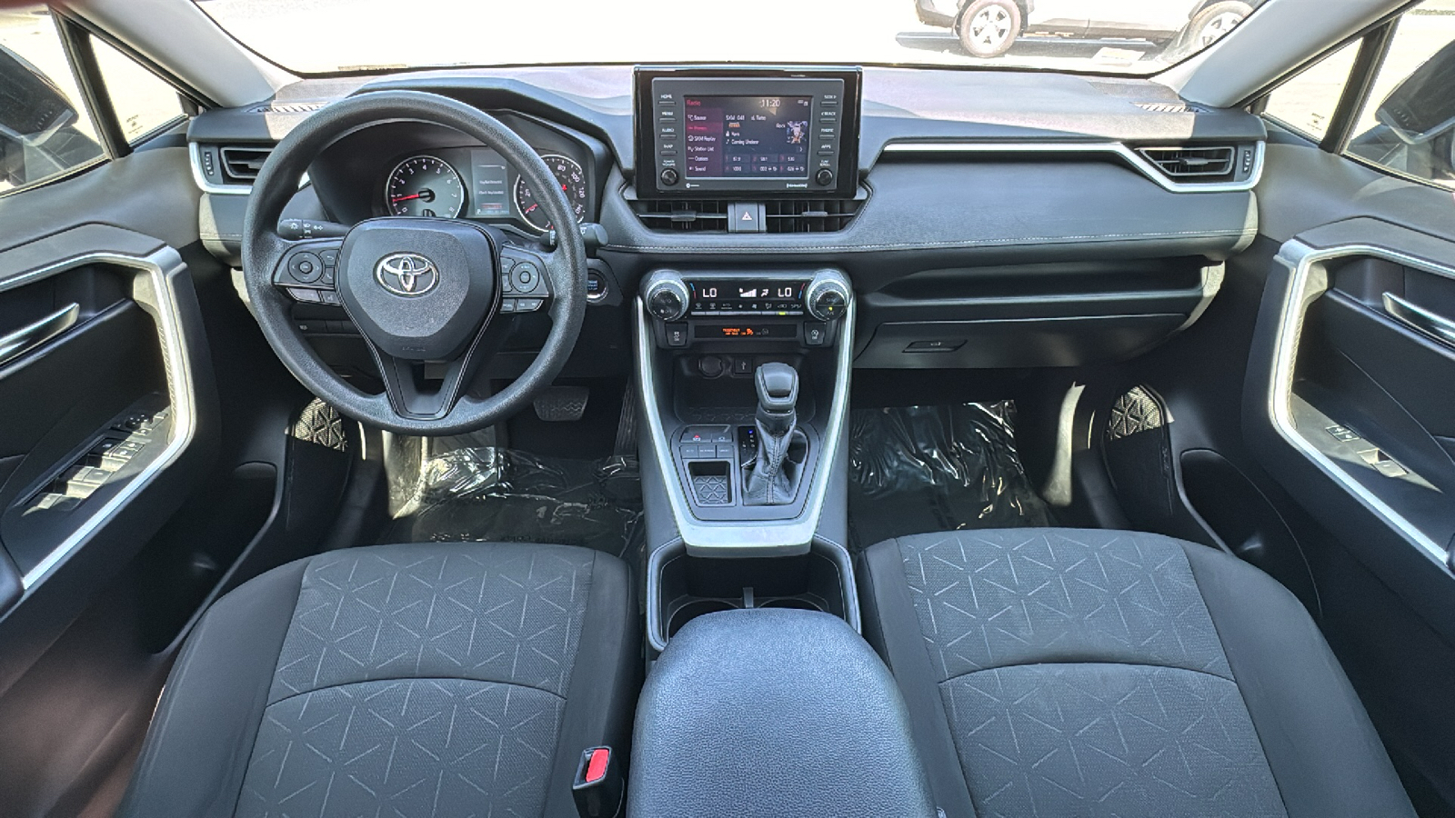 2022 Toyota RAV4 XLE 19