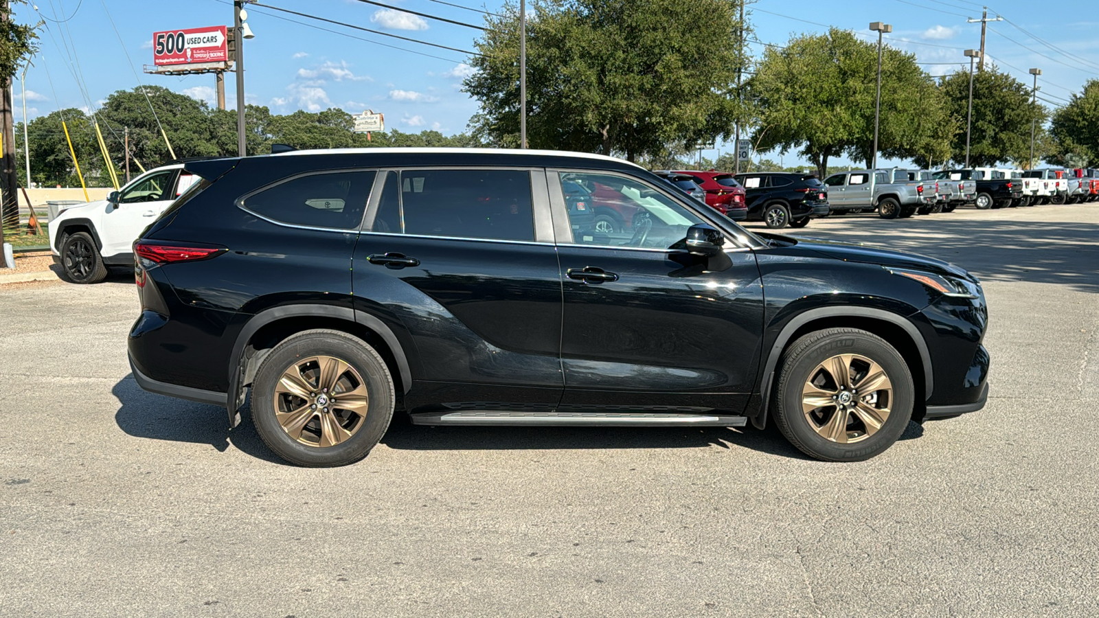 2023 Toyota Highlander Hybrid Bronze Edition 8