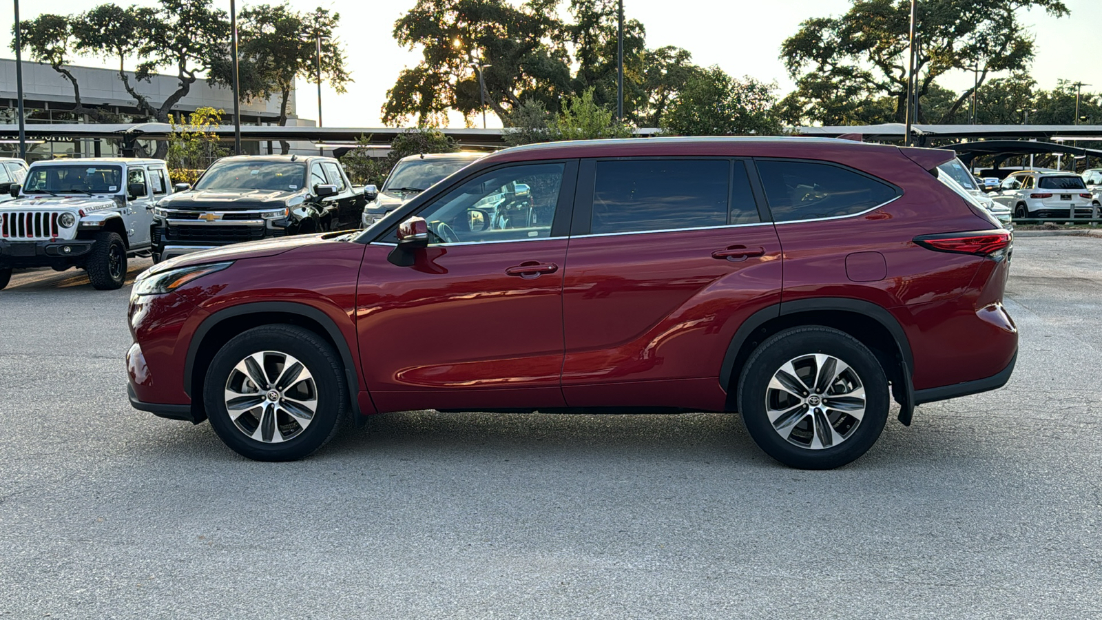 2023 Toyota Highlander XLE 4