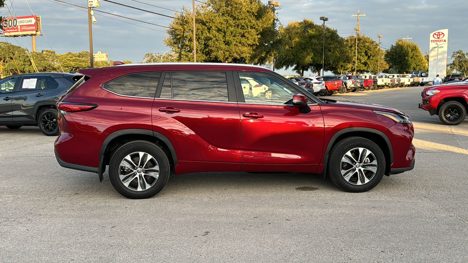 2023 Toyota Highlander XLE 8