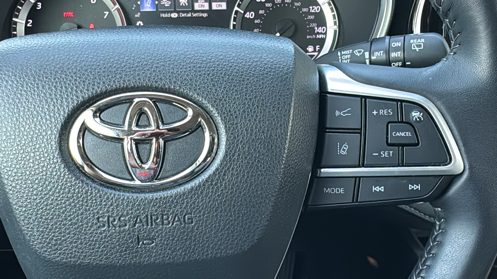 2023 Toyota Highlander XLE 23