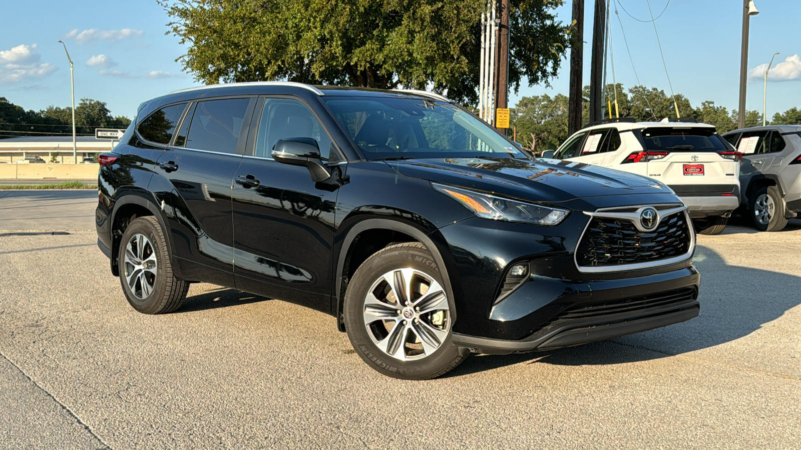 2023 Toyota Highlander XLE 44