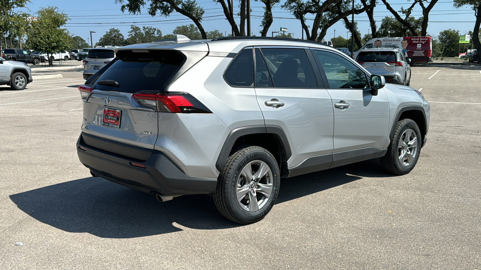 2022 Toyota RAV4 XLE 8