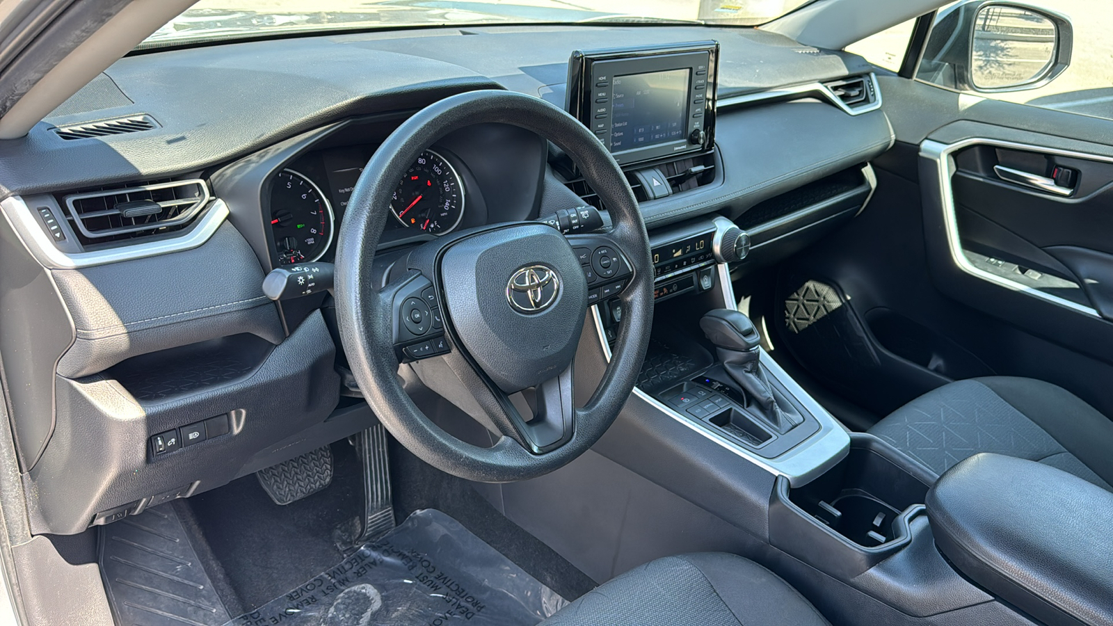 2022 Toyota RAV4 XLE 12