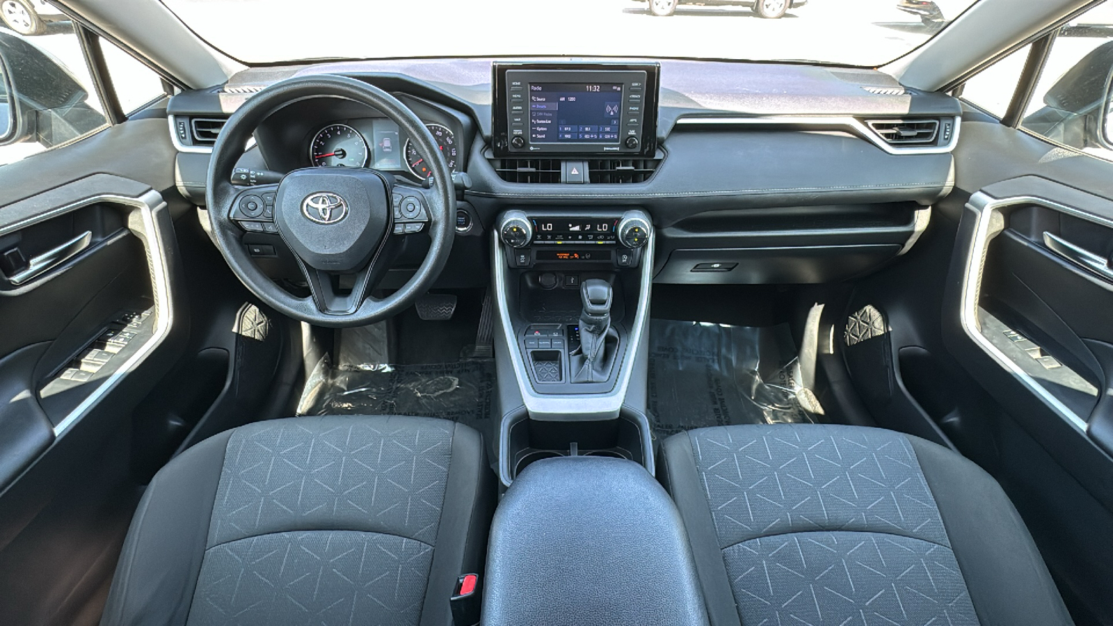 2022 Toyota RAV4 XLE 19