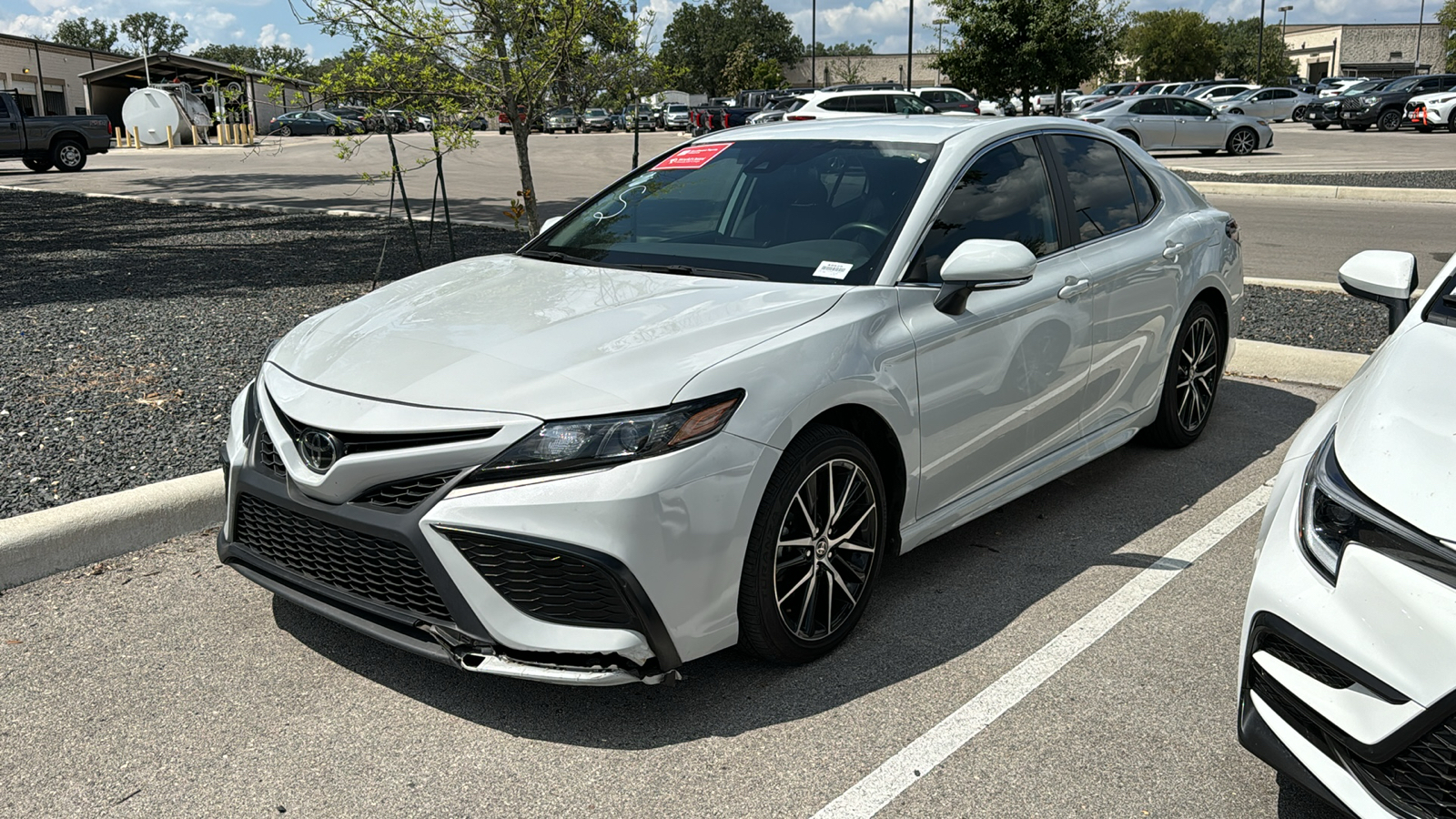 2023 Toyota Camry SE 4