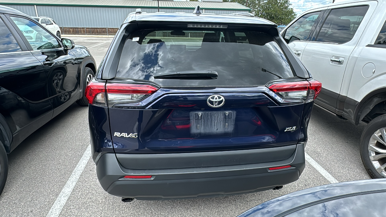 2022 Toyota RAV4 XLE 5