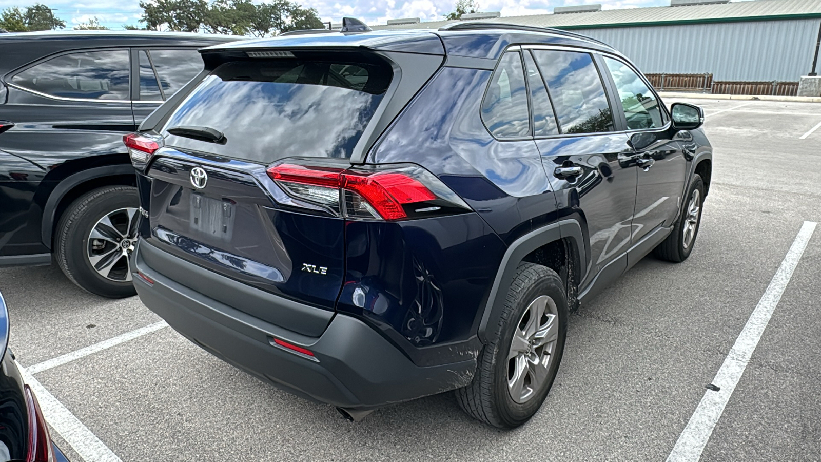 2022 Toyota RAV4 XLE 6