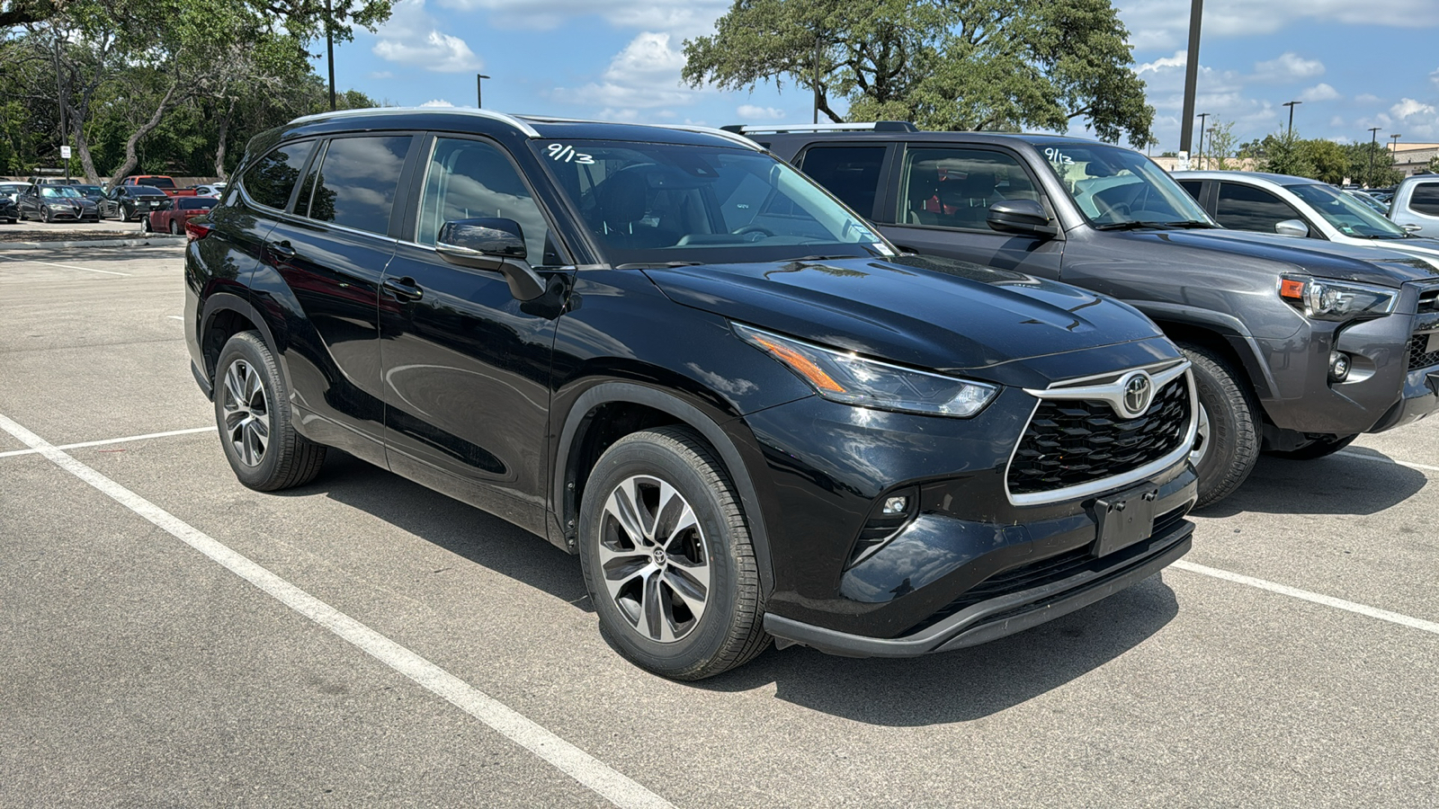 2023 Toyota Highlander XLE 2