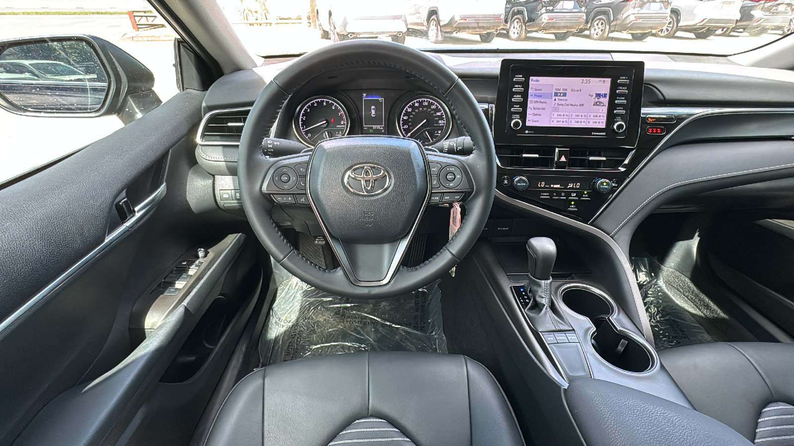 2024 Toyota Camry SE 19