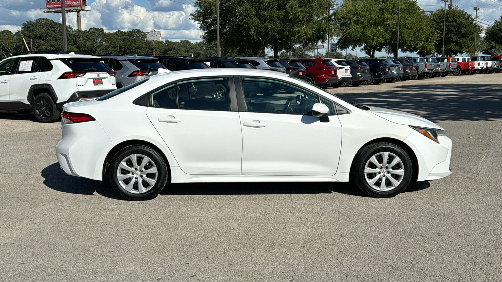 2022 Toyota Corolla LE 8