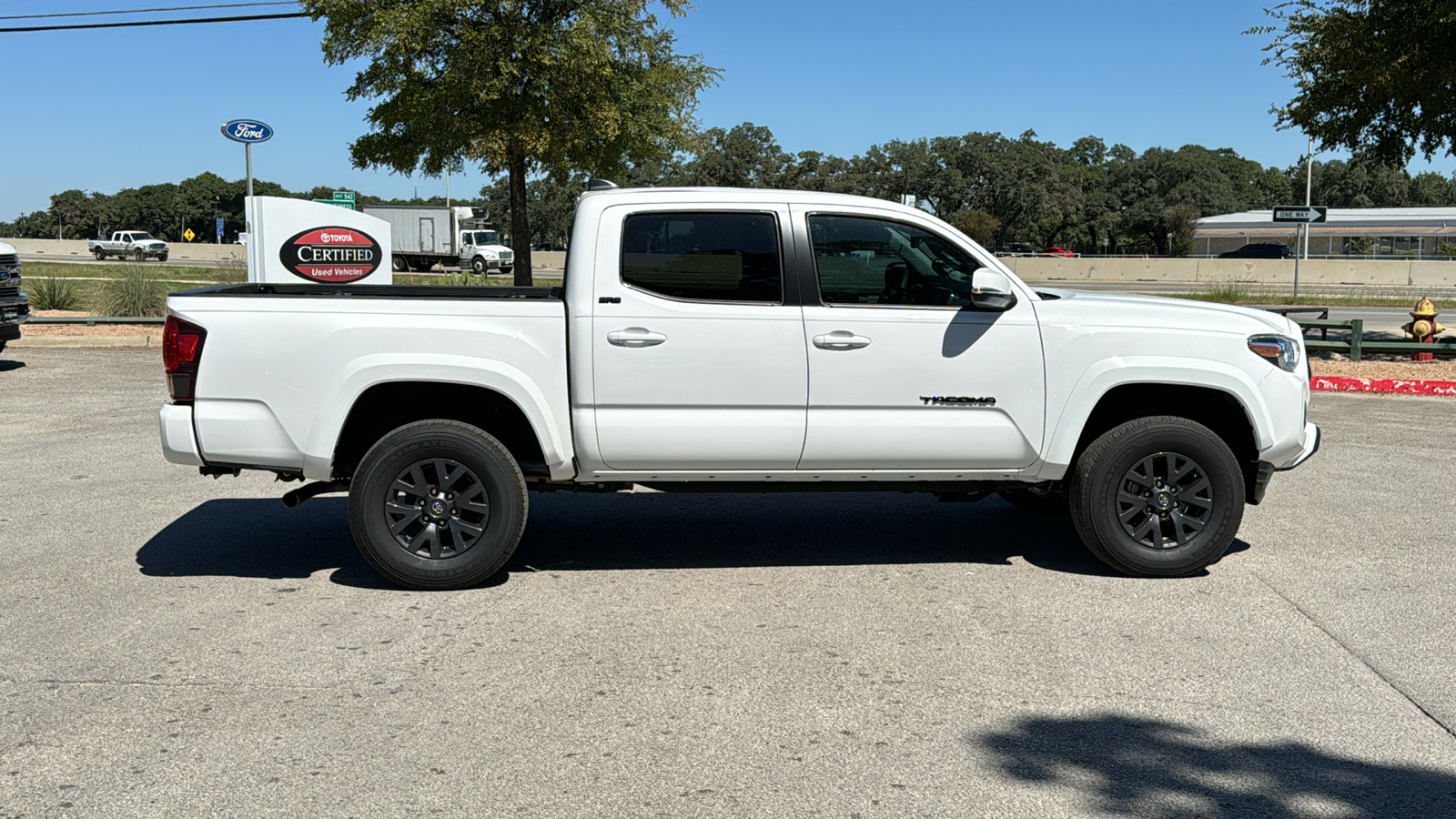 2023 Toyota Tacoma SR5 9