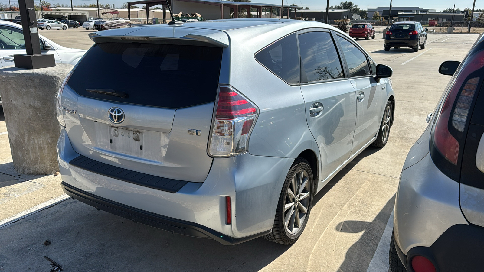 2015 Toyota Prius v Five 6