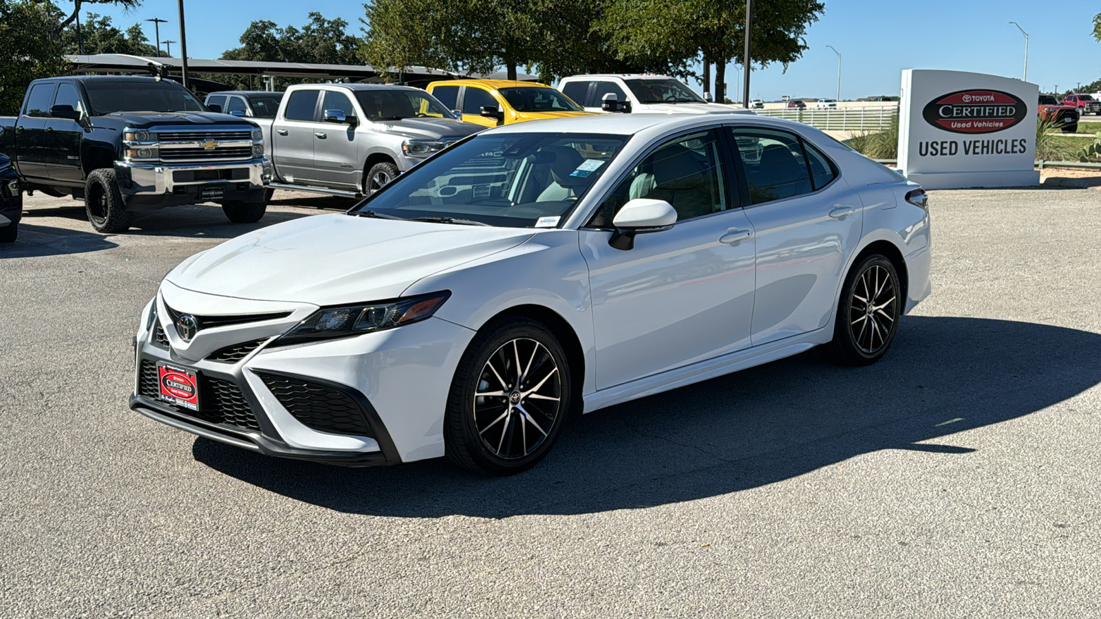 2022 Toyota Camry SE 3