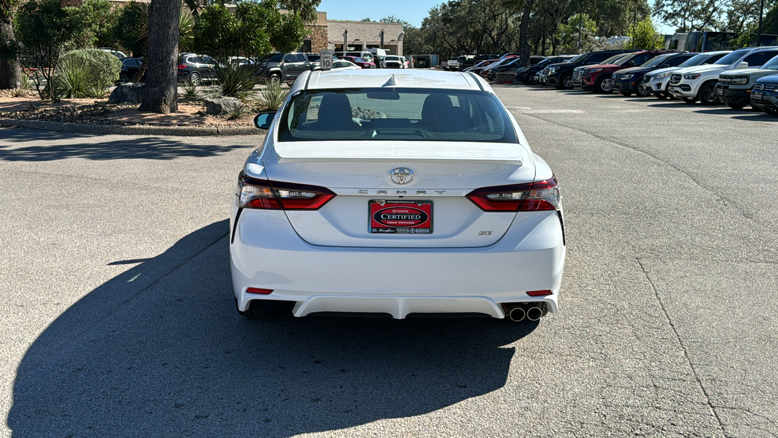 2022 Toyota Camry SE 6