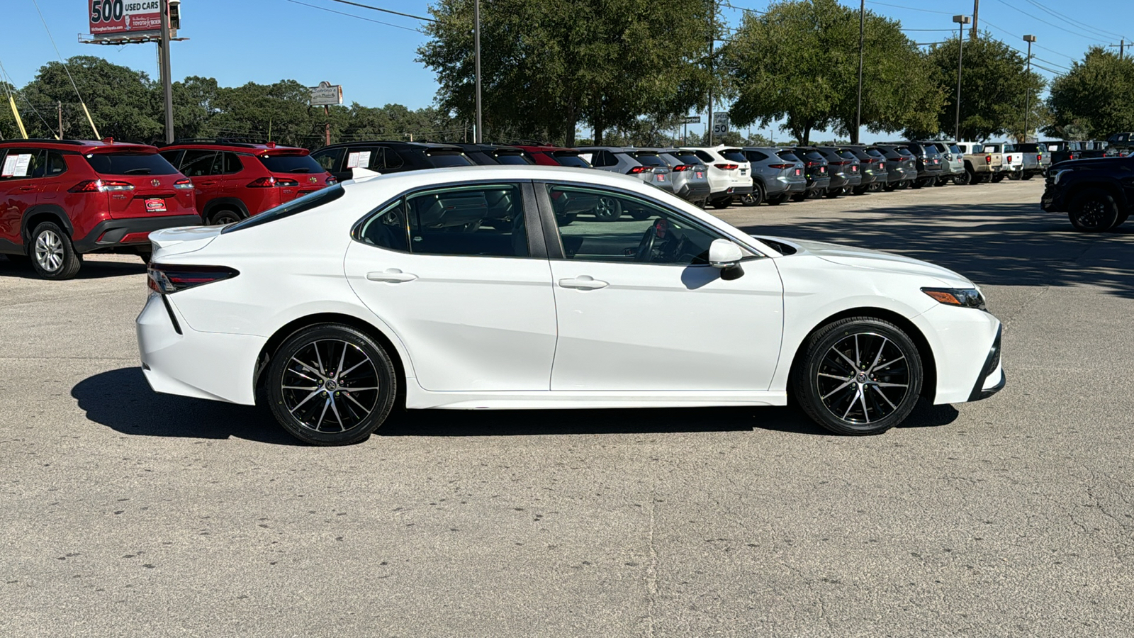 2022 Toyota Camry SE 8