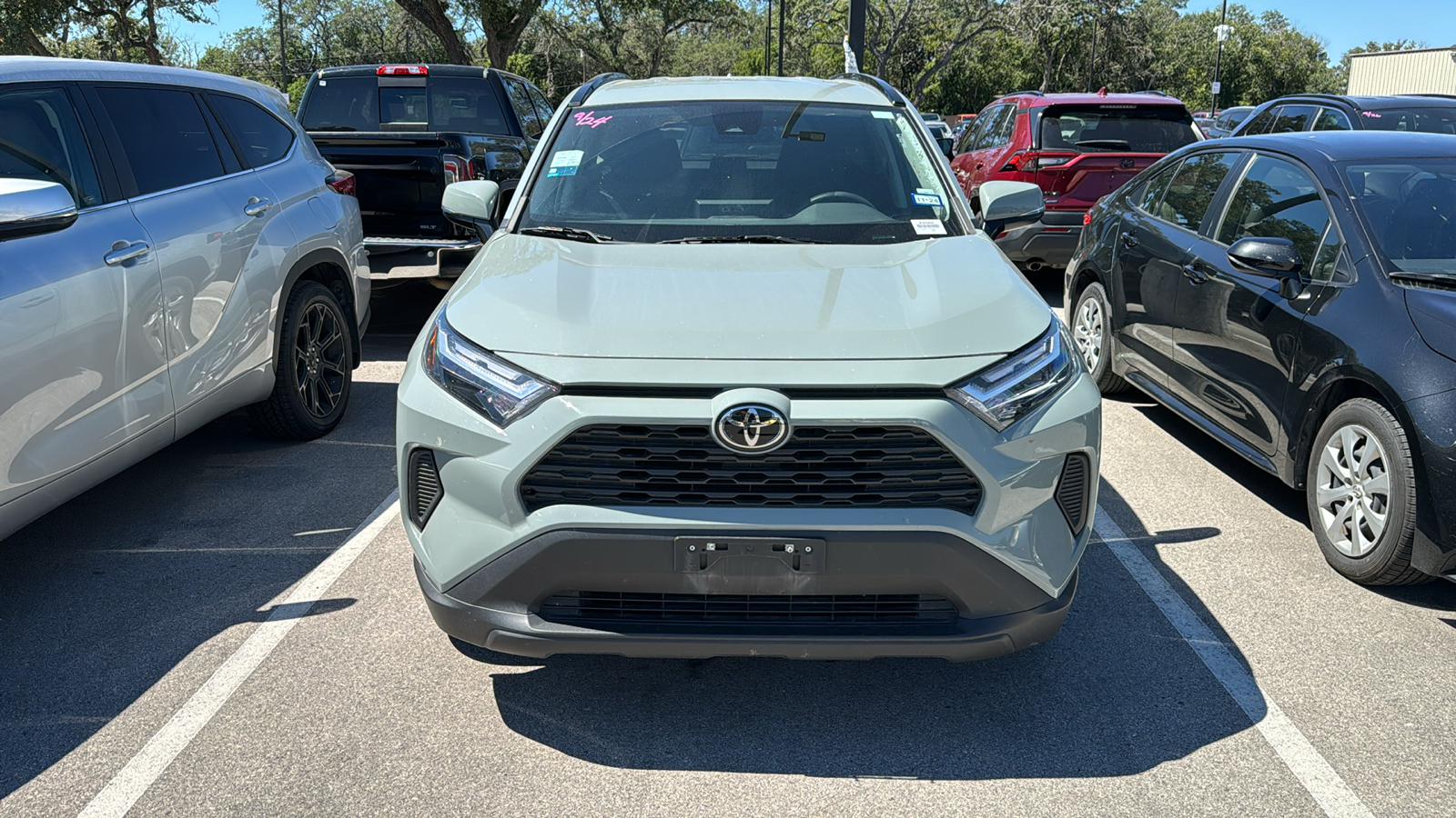 2023 Toyota RAV4 XLE 2