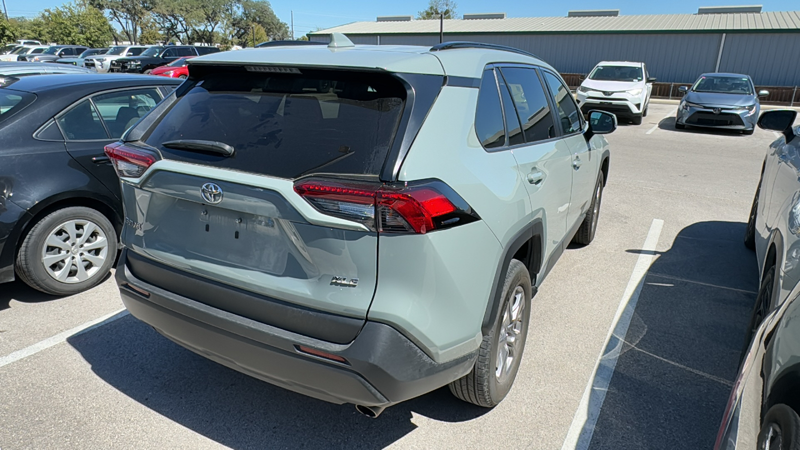 2023 Toyota RAV4 XLE 6