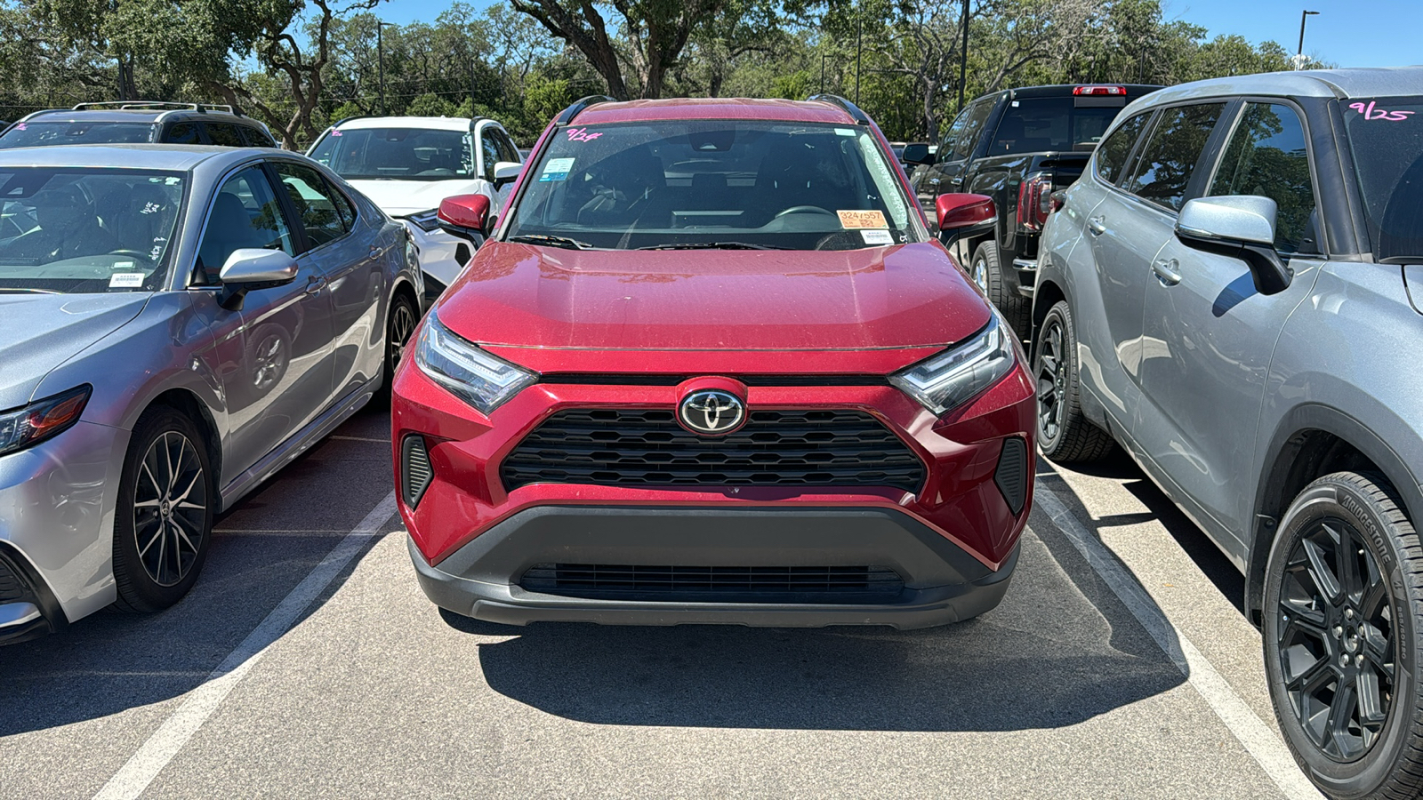 2022 Toyota RAV4 XLE 2