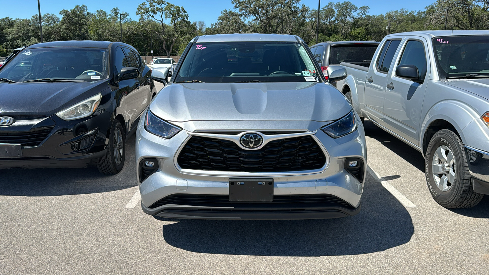 2023 Toyota Highlander LE 2