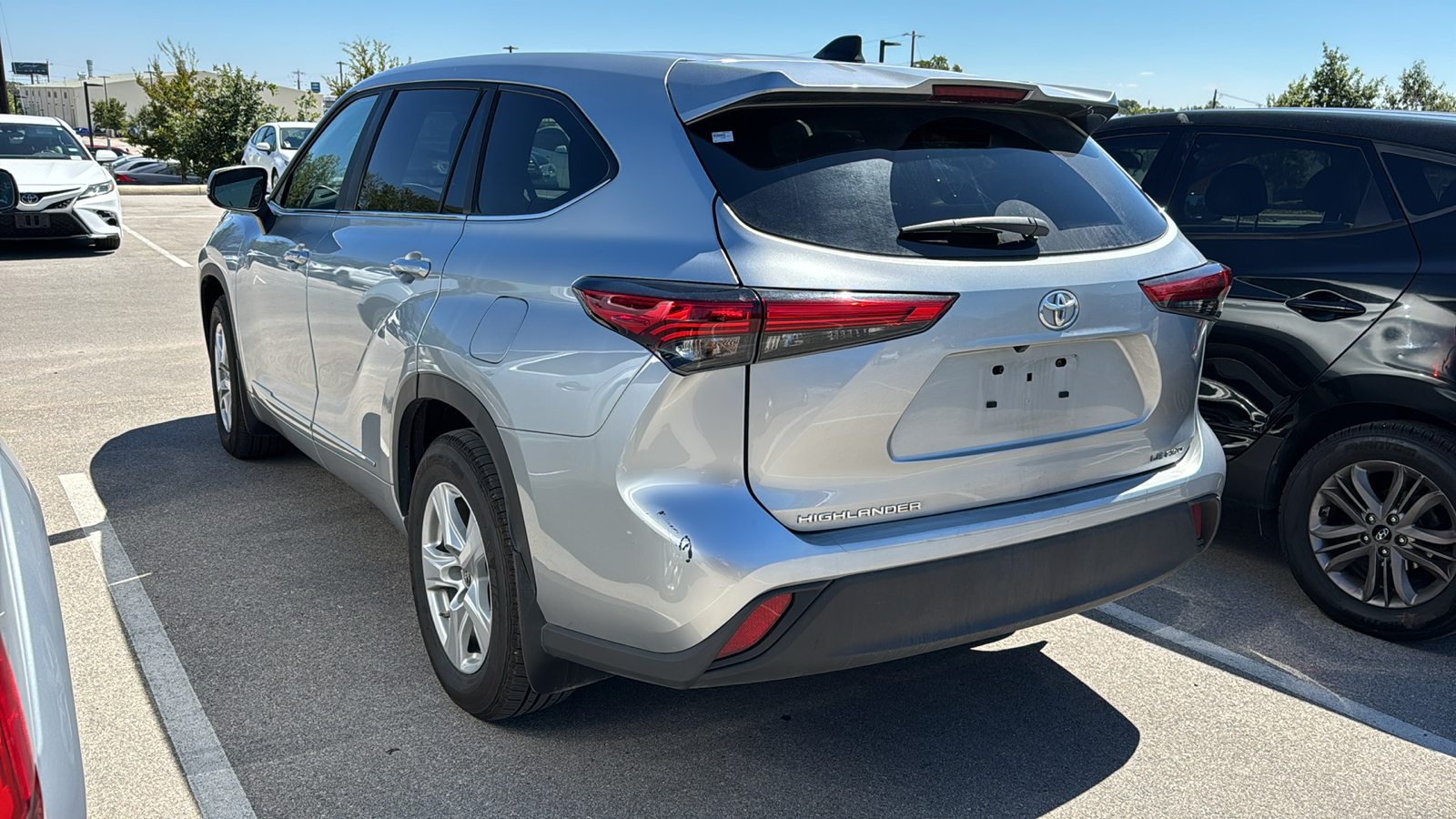 2023 Toyota Highlander LE 4