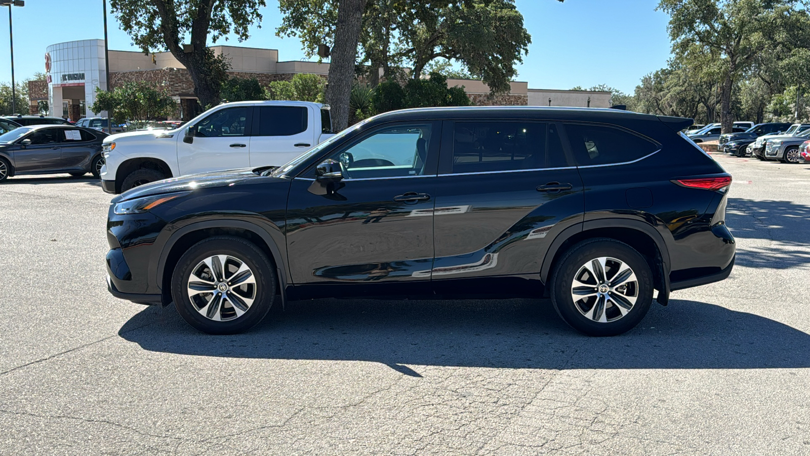 2023 Toyota Highlander XLE 4