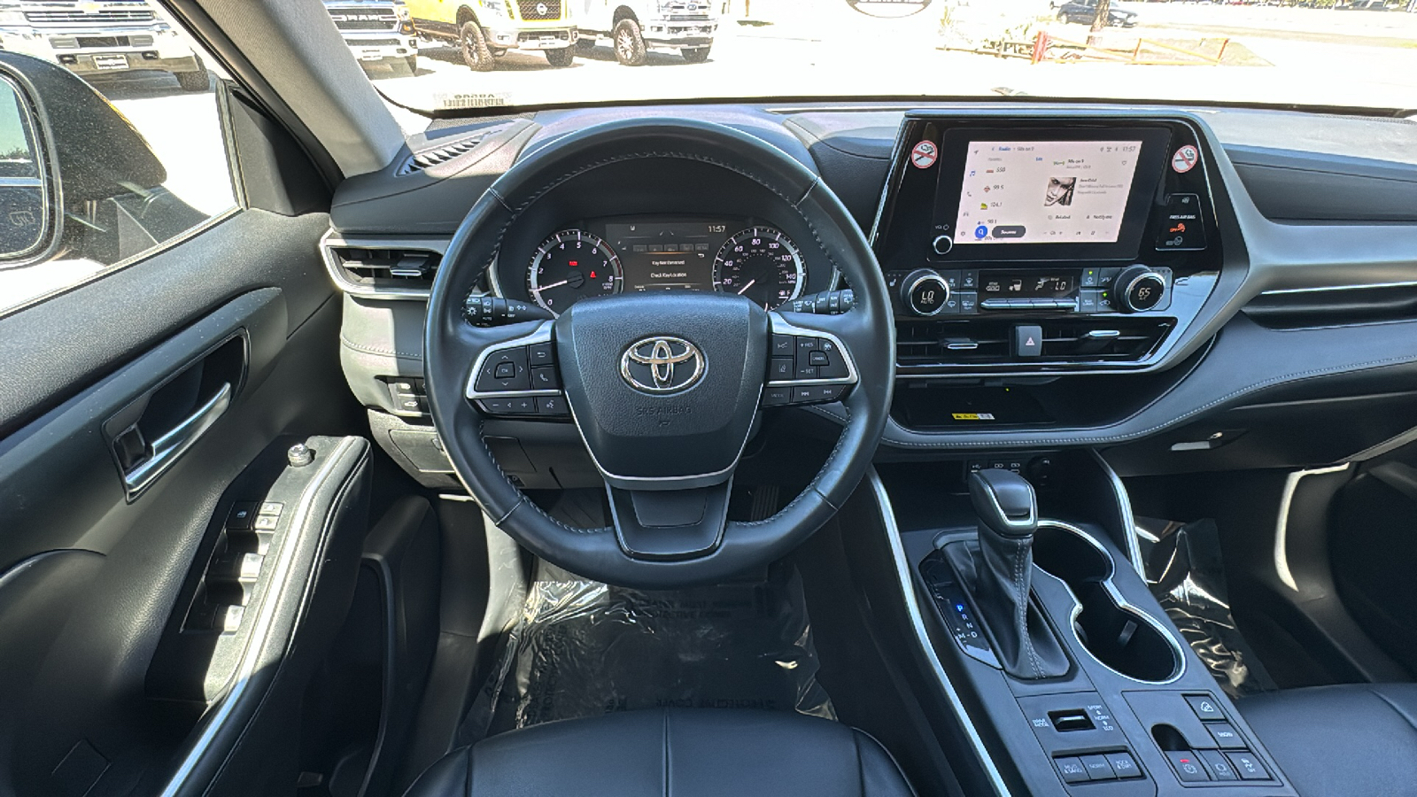 2023 Toyota Highlander XLE 21