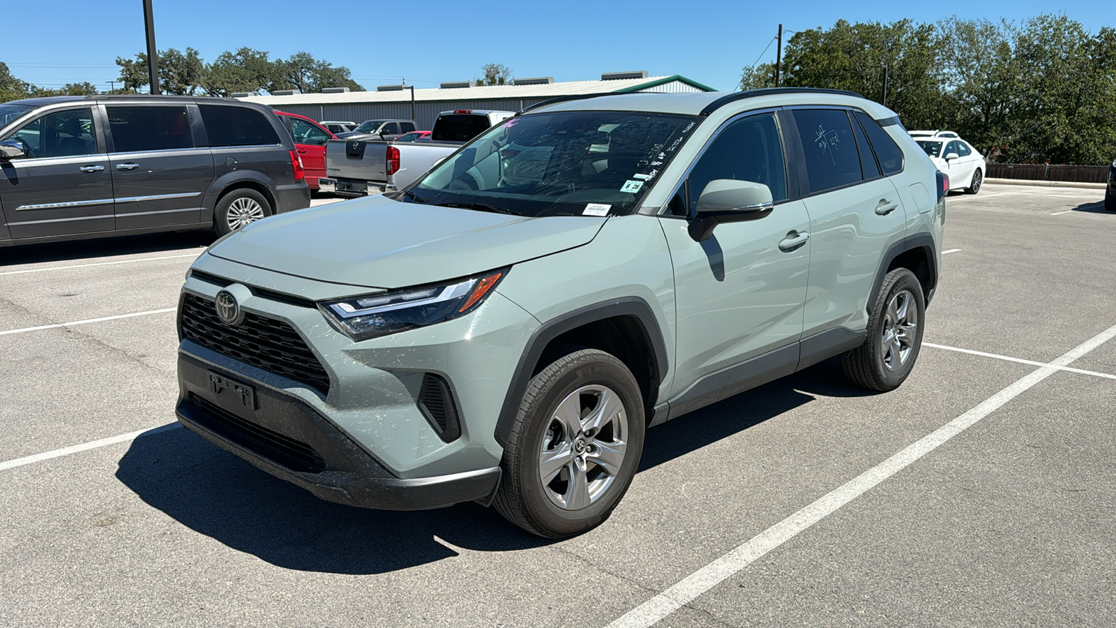 2023 Toyota RAV4 XLE 3